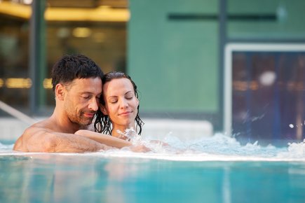 Paar in der Parktherme (c) Parktherme Bad Radkersburg
